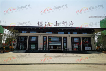 圣龙别墅3室2厅2卫130㎡带车库，随时看房